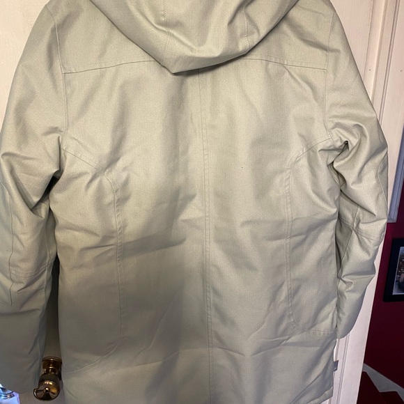Gorgeous Wind River winter jacket - Picture 2 of 10